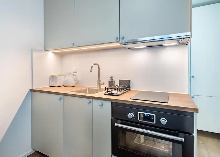 Spacious Oasis - Modern Design בודפשט