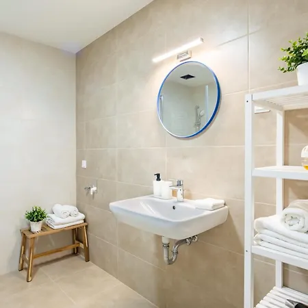 Spacious Oasis - Modern Design * Budapest
