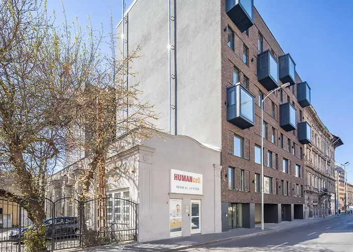 Spacious Oasis - Modern Design Apartament