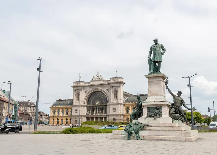 Spacious Oasis - Modern Design Budapest
