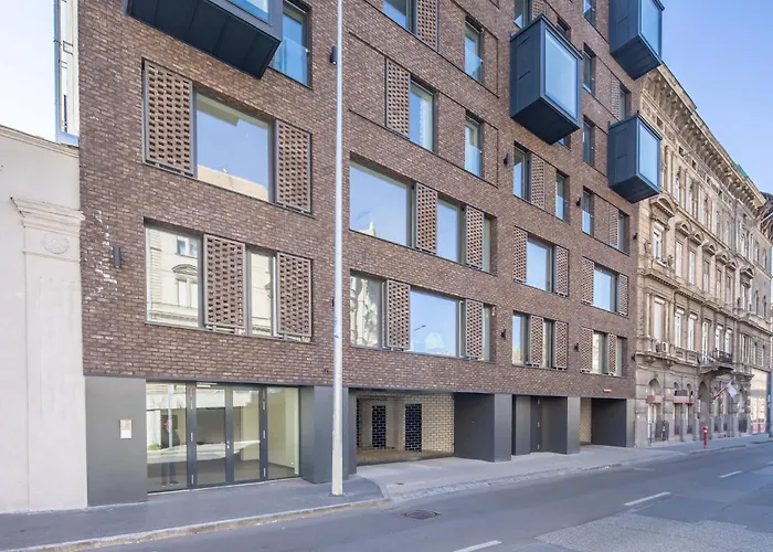 Spacious Oasis - Modern Design Budapest
