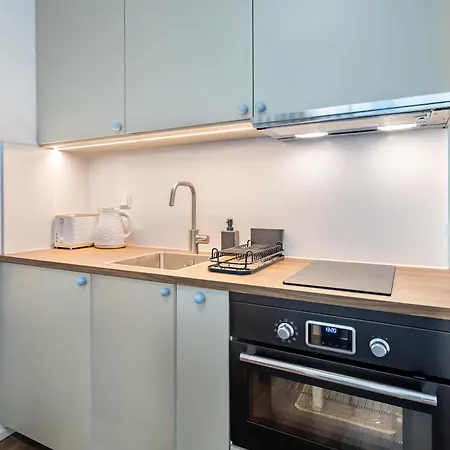 Spacious Oasis - Modern Design Budapest